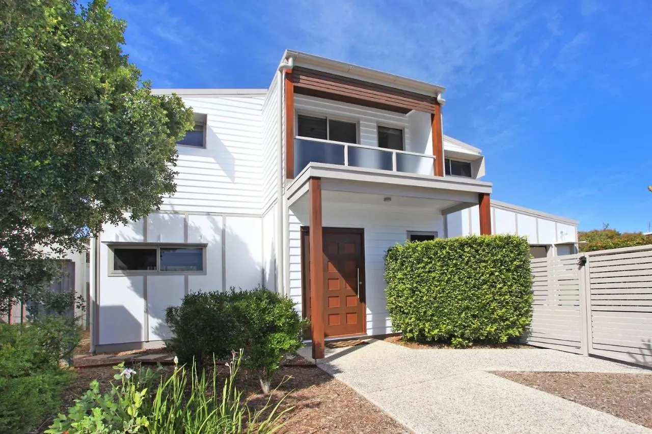Holiday home 15 Wave Crescent Villa Marcoola Australia